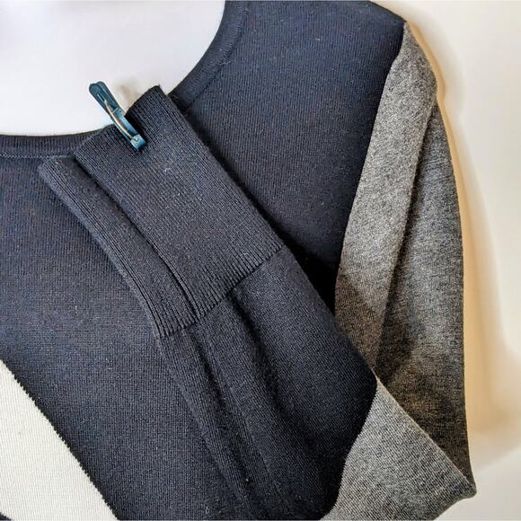 Cato Asymmetrical Pattern Sweater Black Cream Gray Size Large - Picture 4 of 7